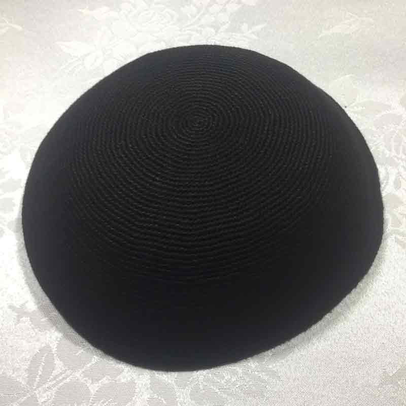 כיפה סרוגה שחורה עבודת יד